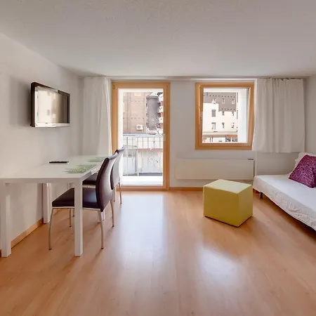 Cabana Apartments *